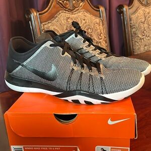 Nike Women's Black and White Training Sneakers